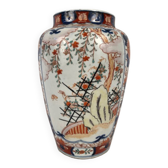 Japon, Imari, vase en porcelaine début XXe