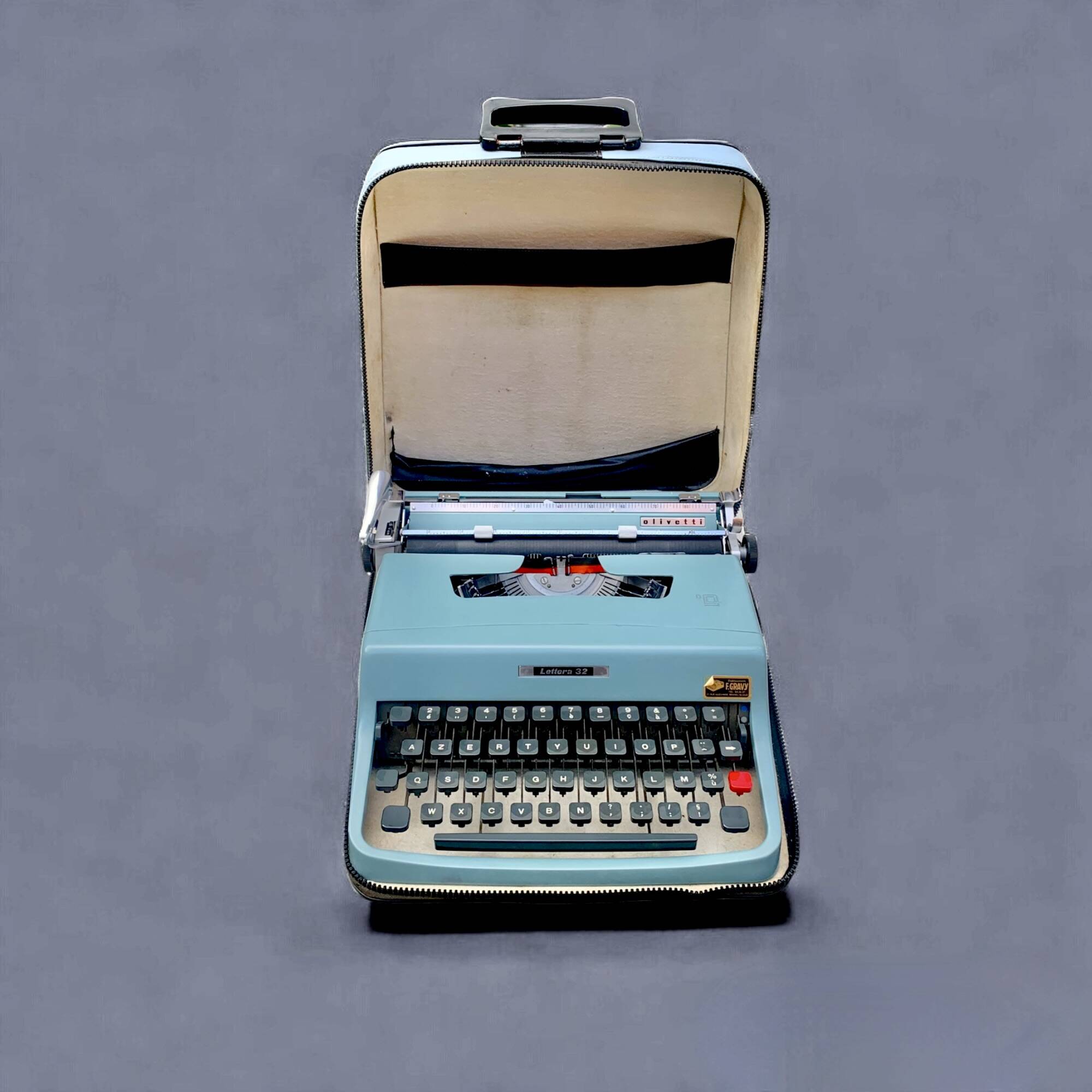Olivetti Lettera 32 typewriter