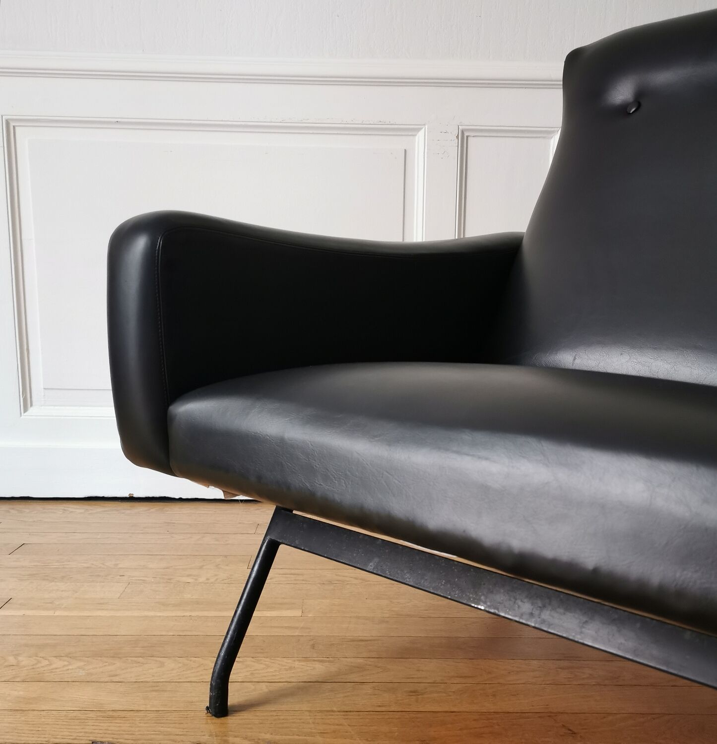 "Galion" armchair by Gilbert Steiner, Steiner edition