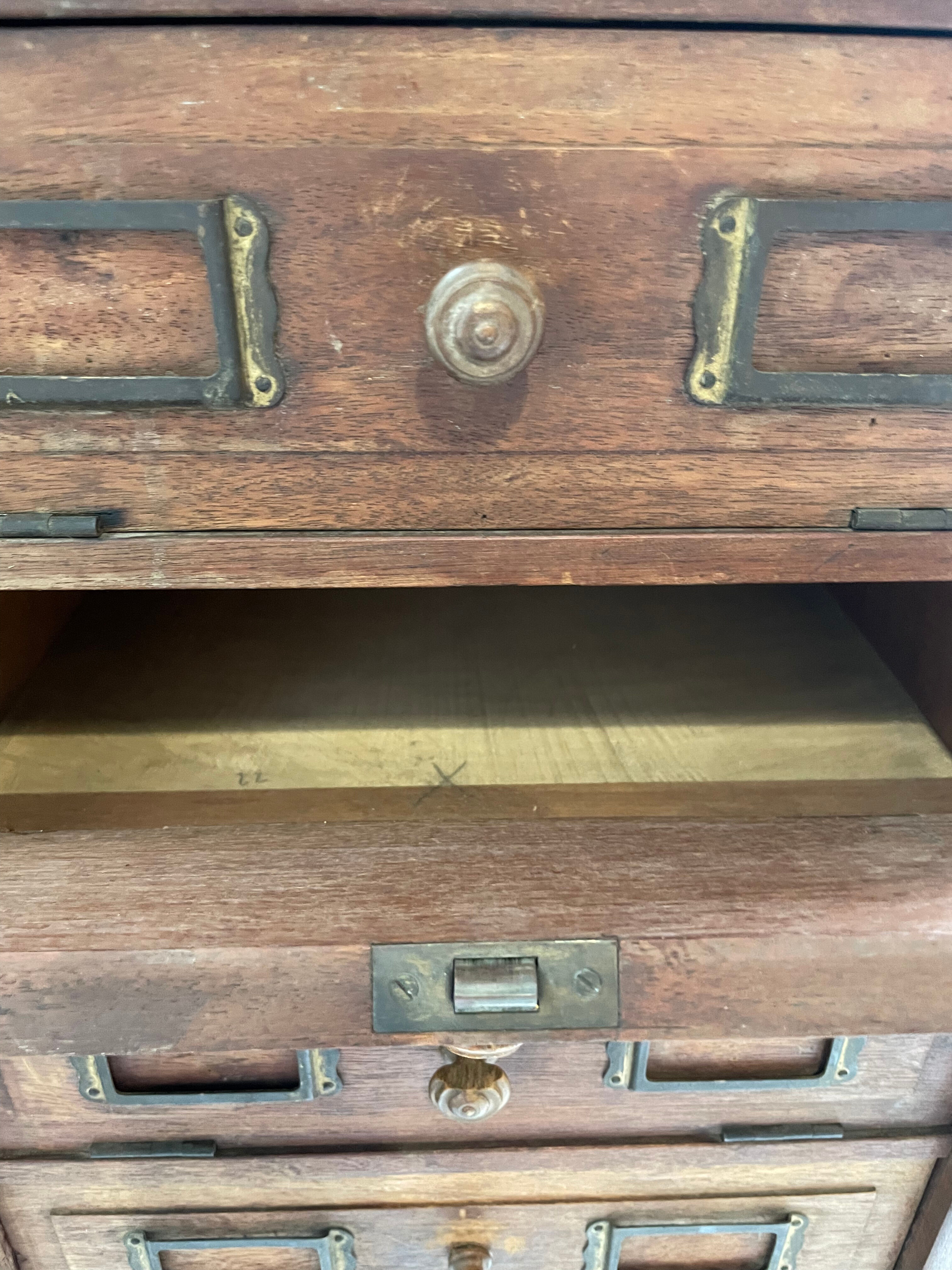 Furniture with 34 oak valves