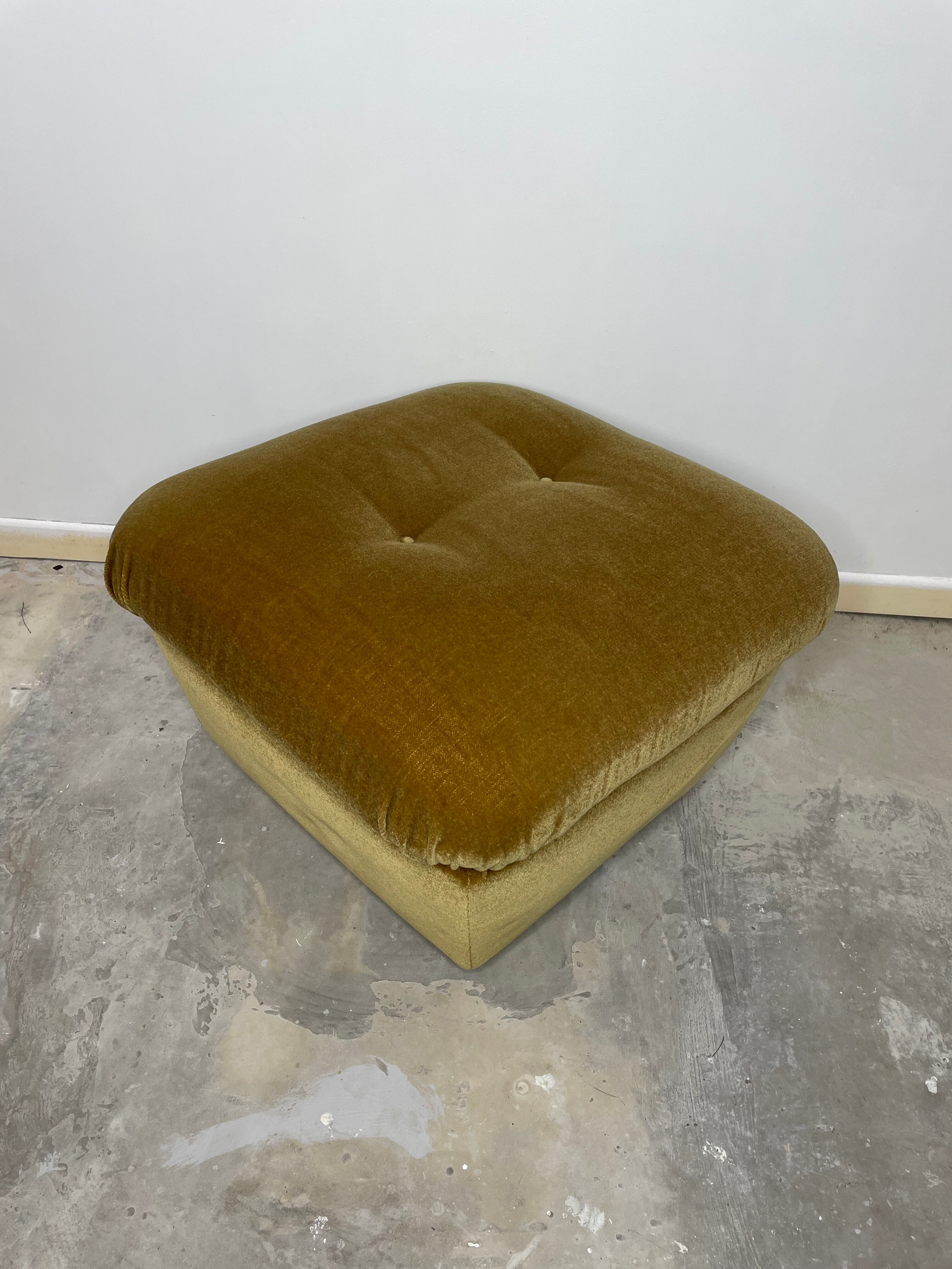 Pouf coffre en velours
