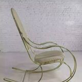 Rocking chair années 60 en laiton et simili cuir écru