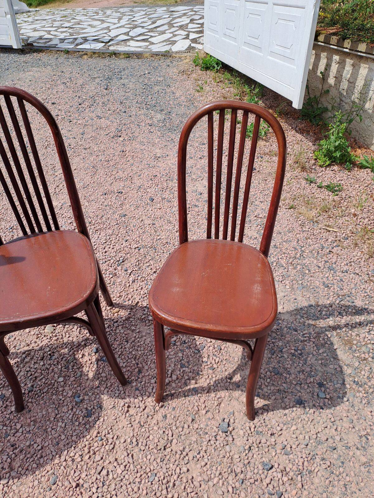 5 bistro chairs and 1 stool