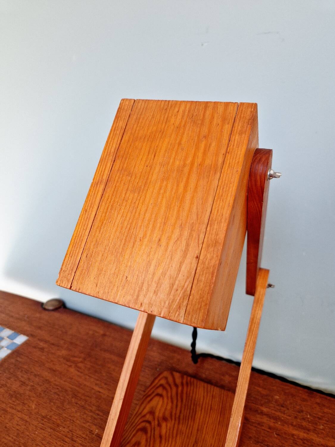 Articulated wooden desk lamp, 1960s-70s