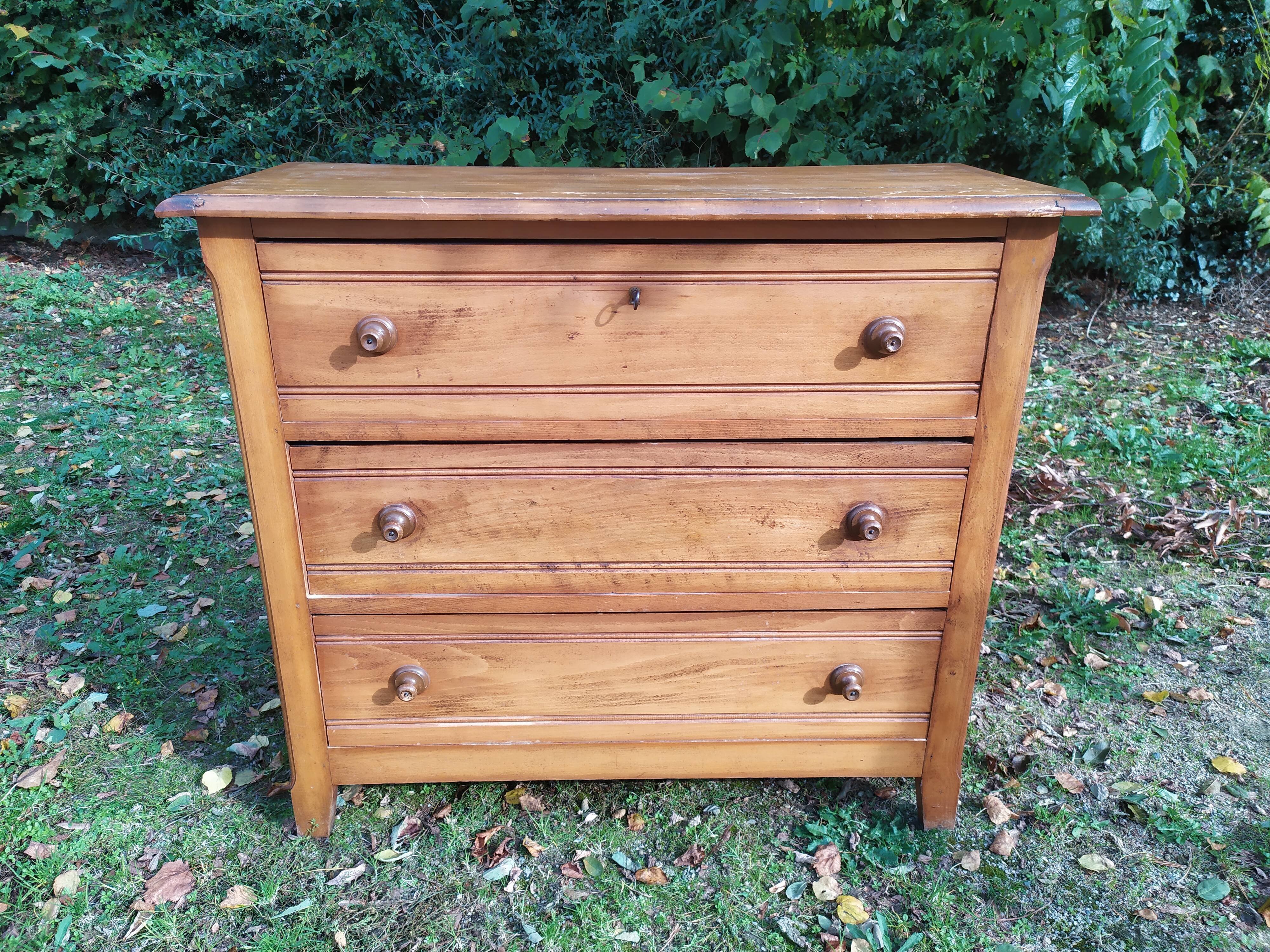 Vintage pine chest of drawers