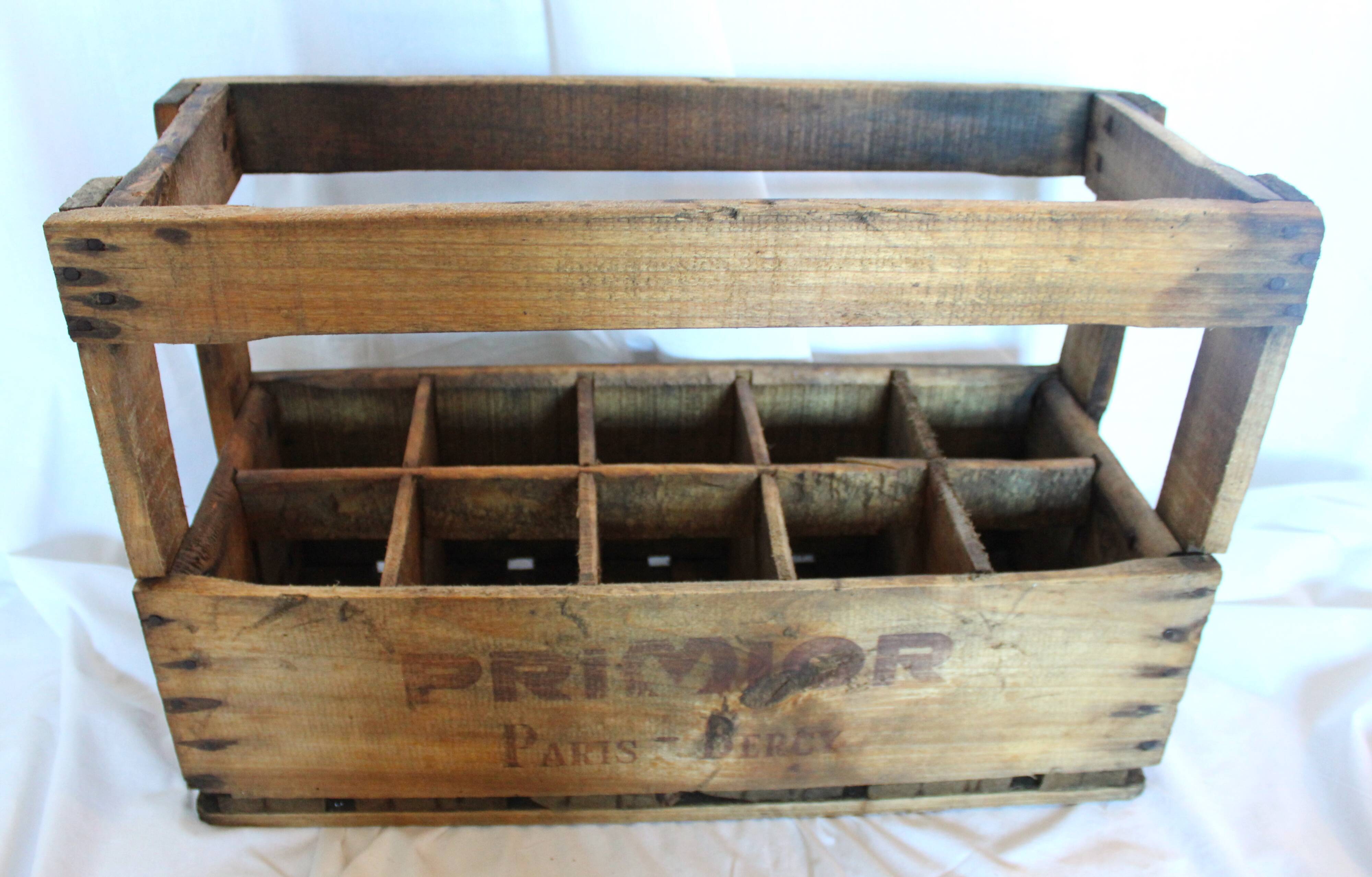 Case - bottle locker