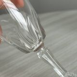 5 verres à liqueur en cristal transparent.