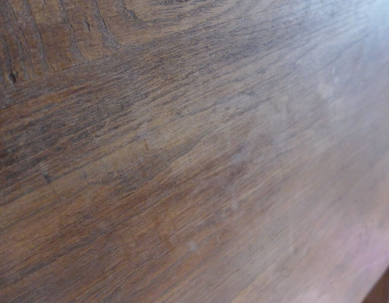 Extendable farm table