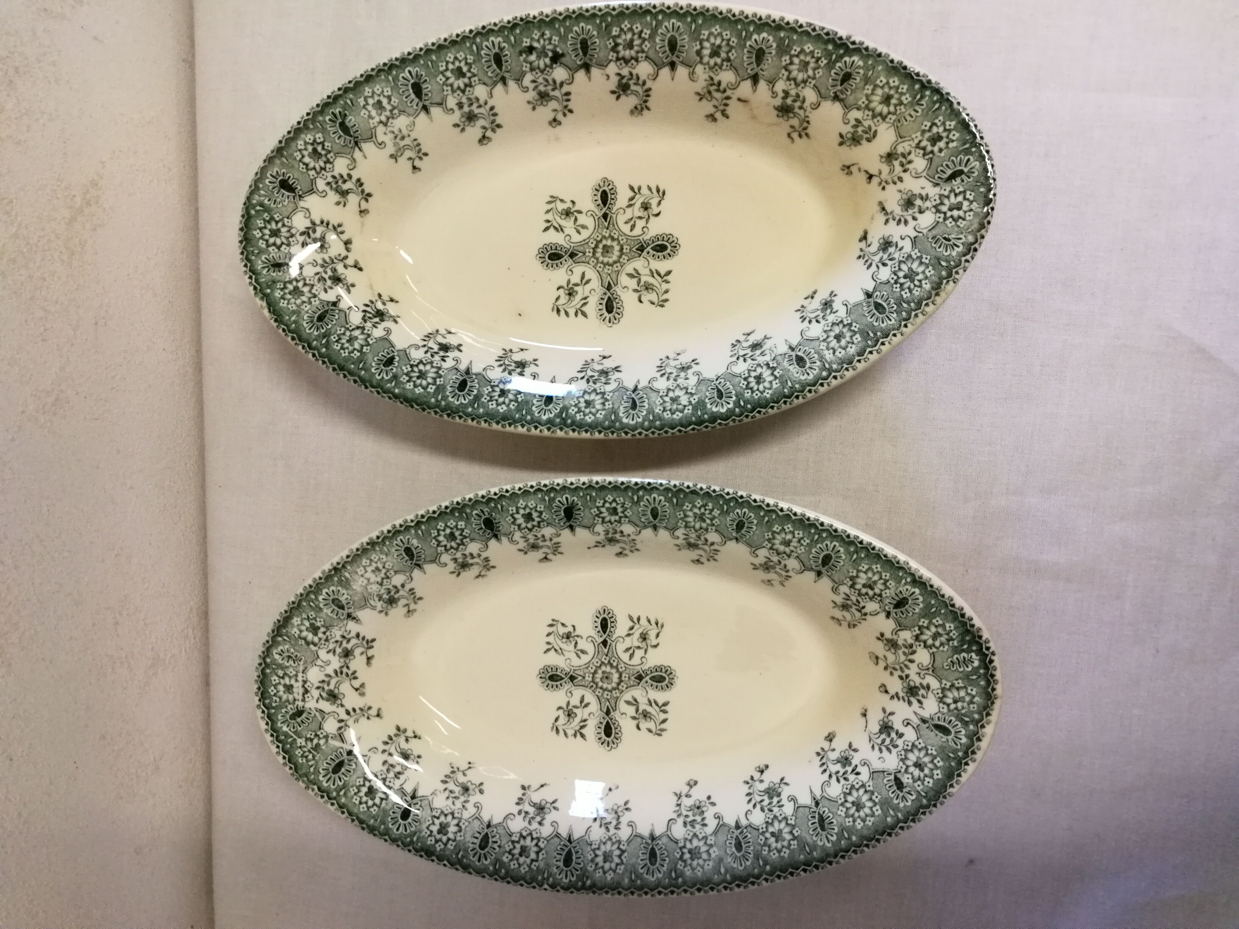Old raviers, small dishes oval armer