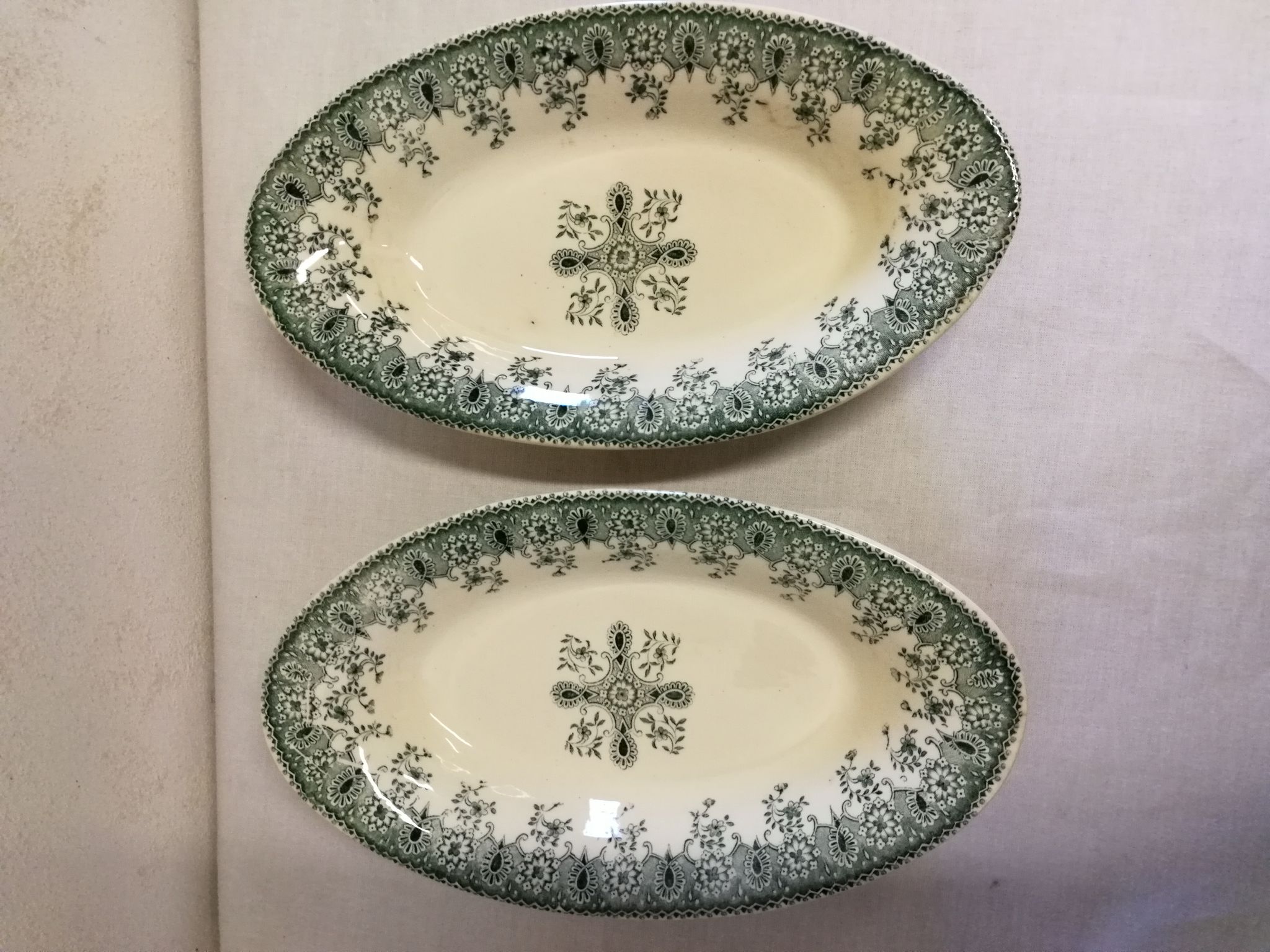 Old raviers, small dishes oval armer