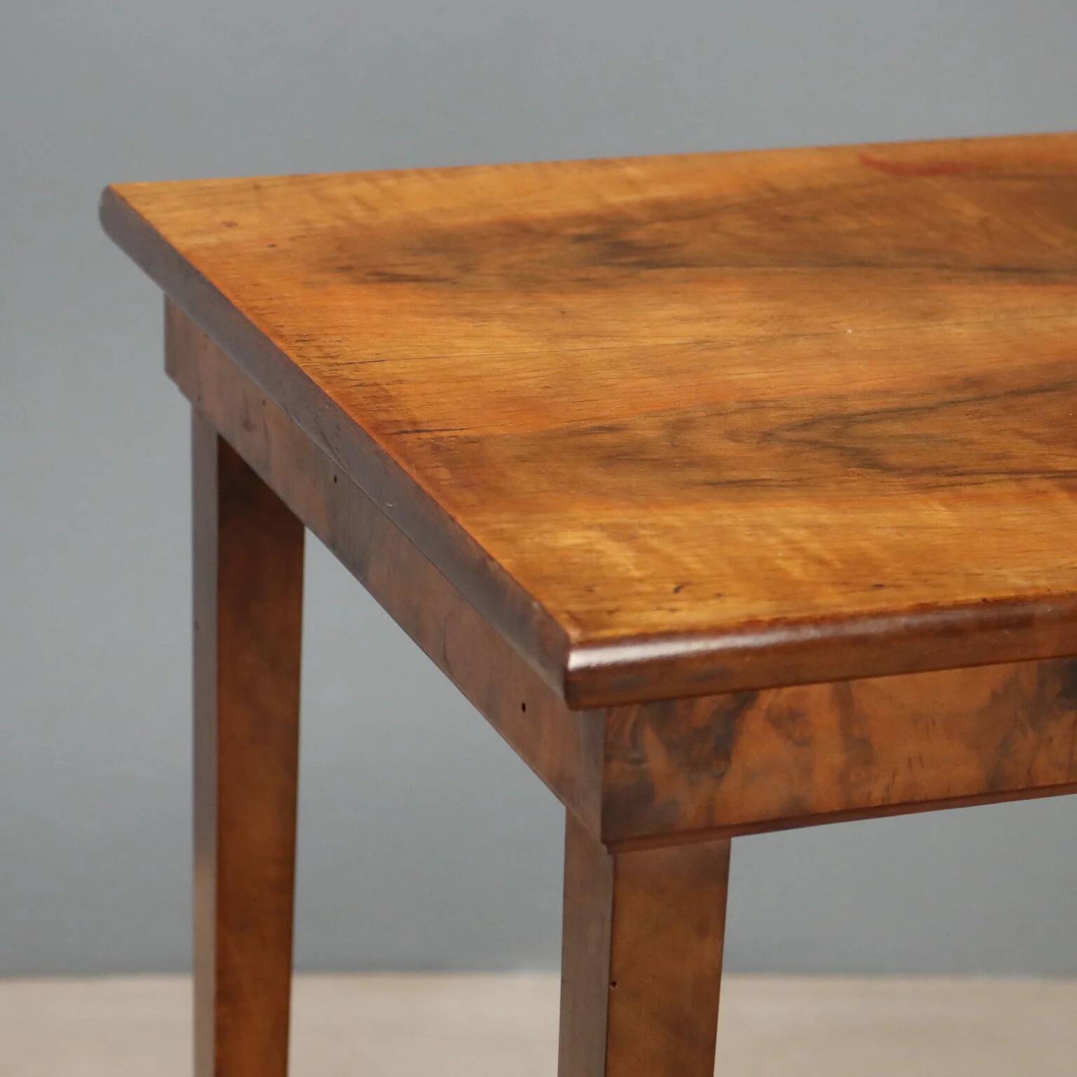 Coffee table in walnut and mahogany - Italy early 1900s