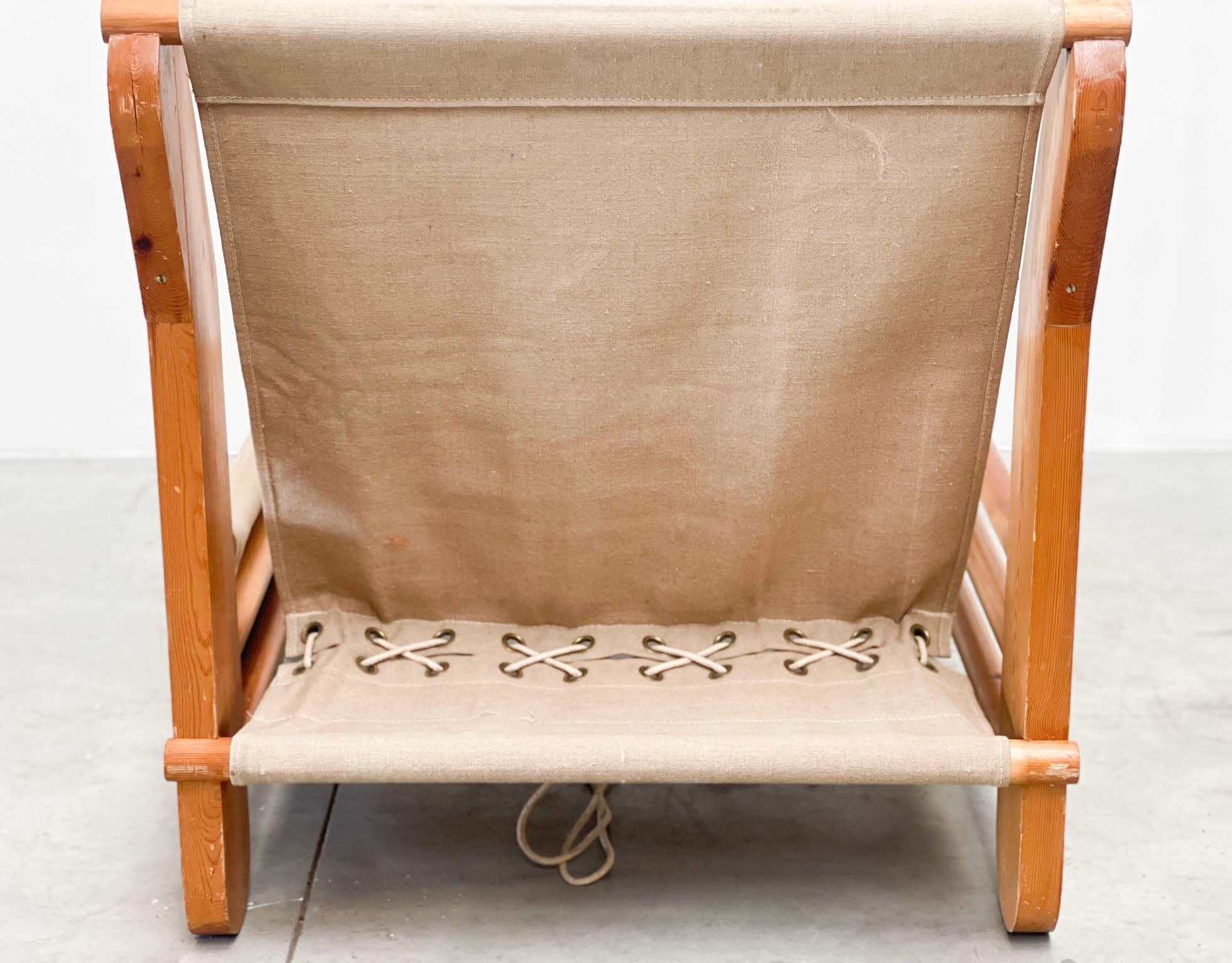 Sculptural oak easy chair