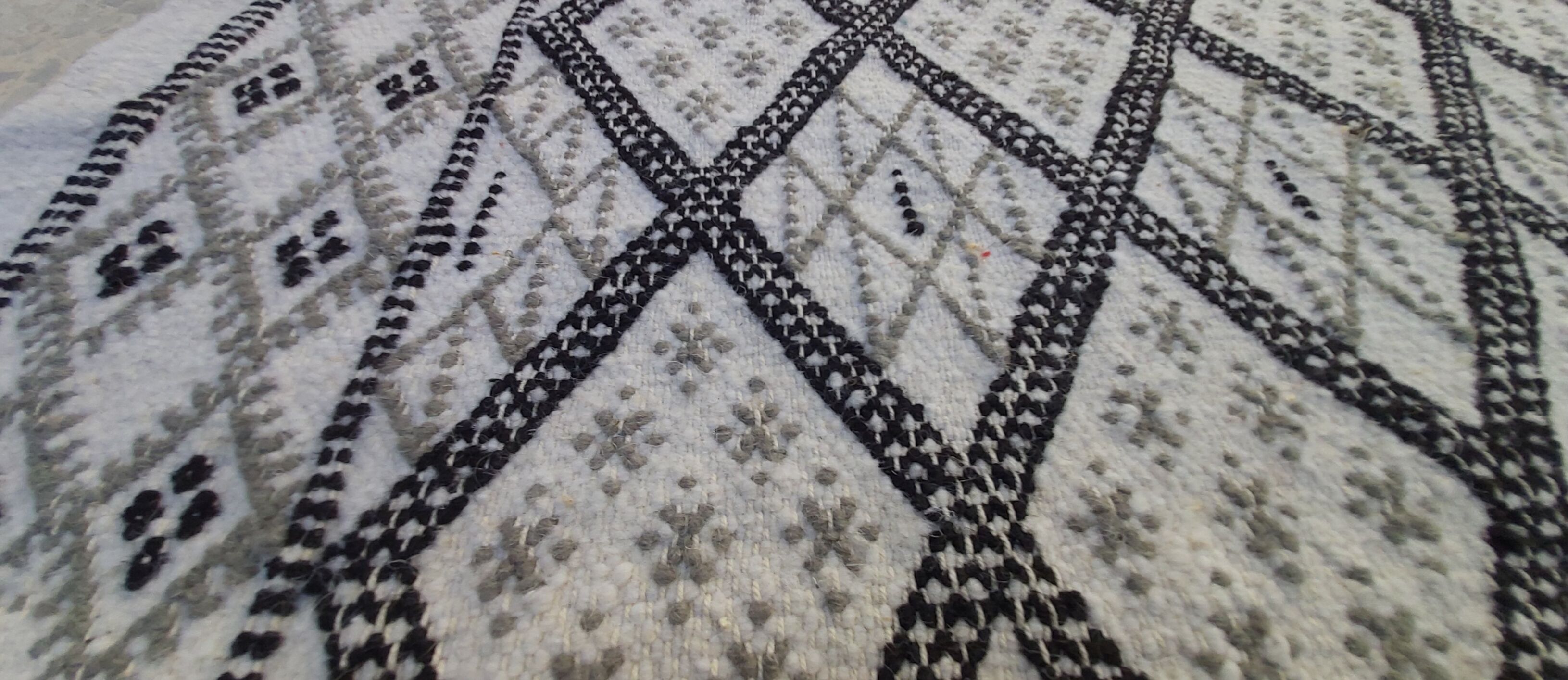 Handmade white carpet corridor 370x80cm