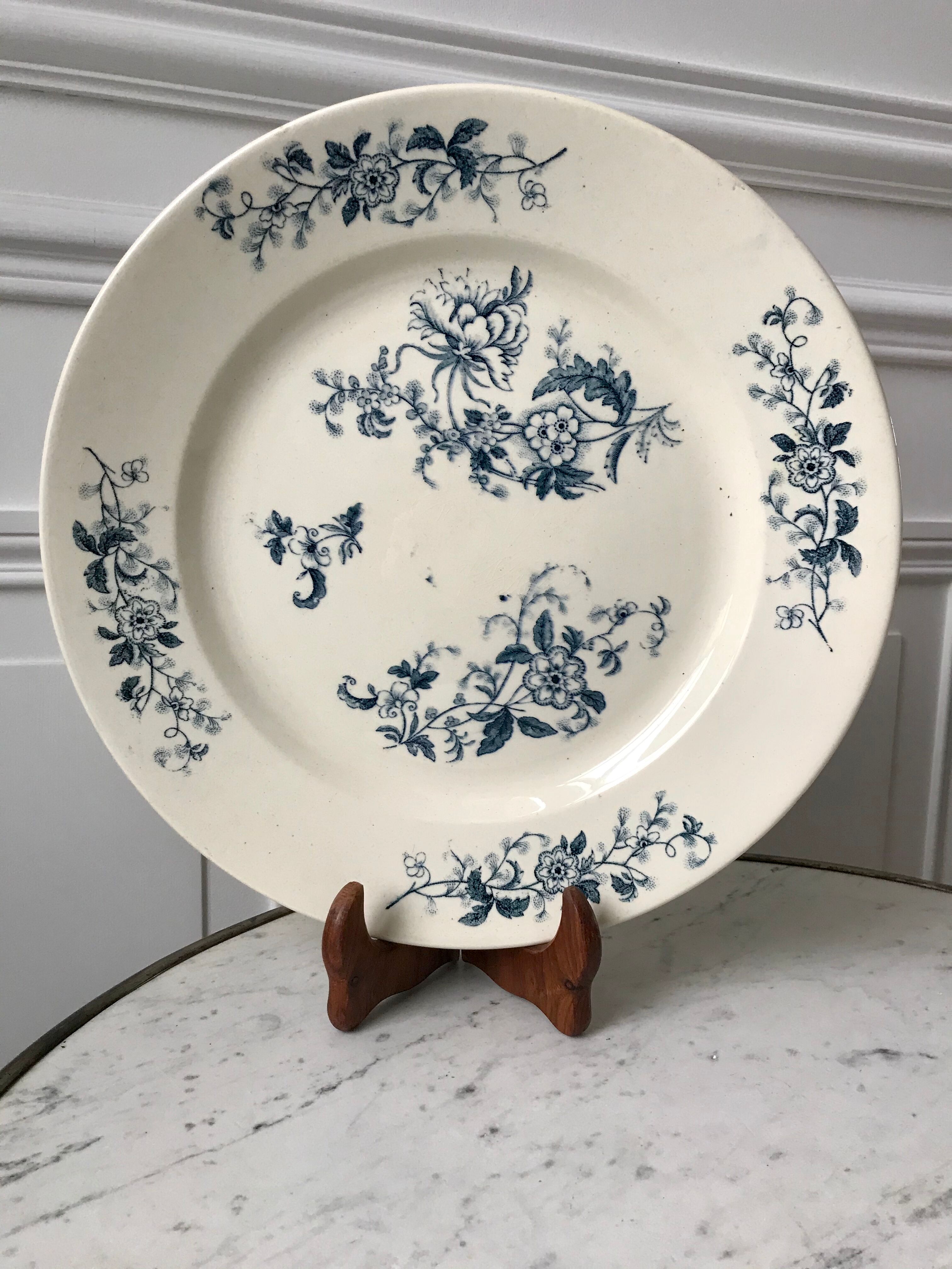 large round flat Terre de Fer Longwy model "YCHO" late nineteenth