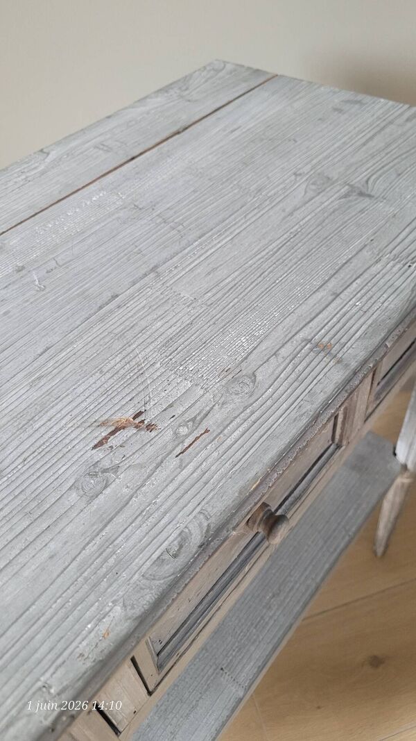 Console en bois léger gris