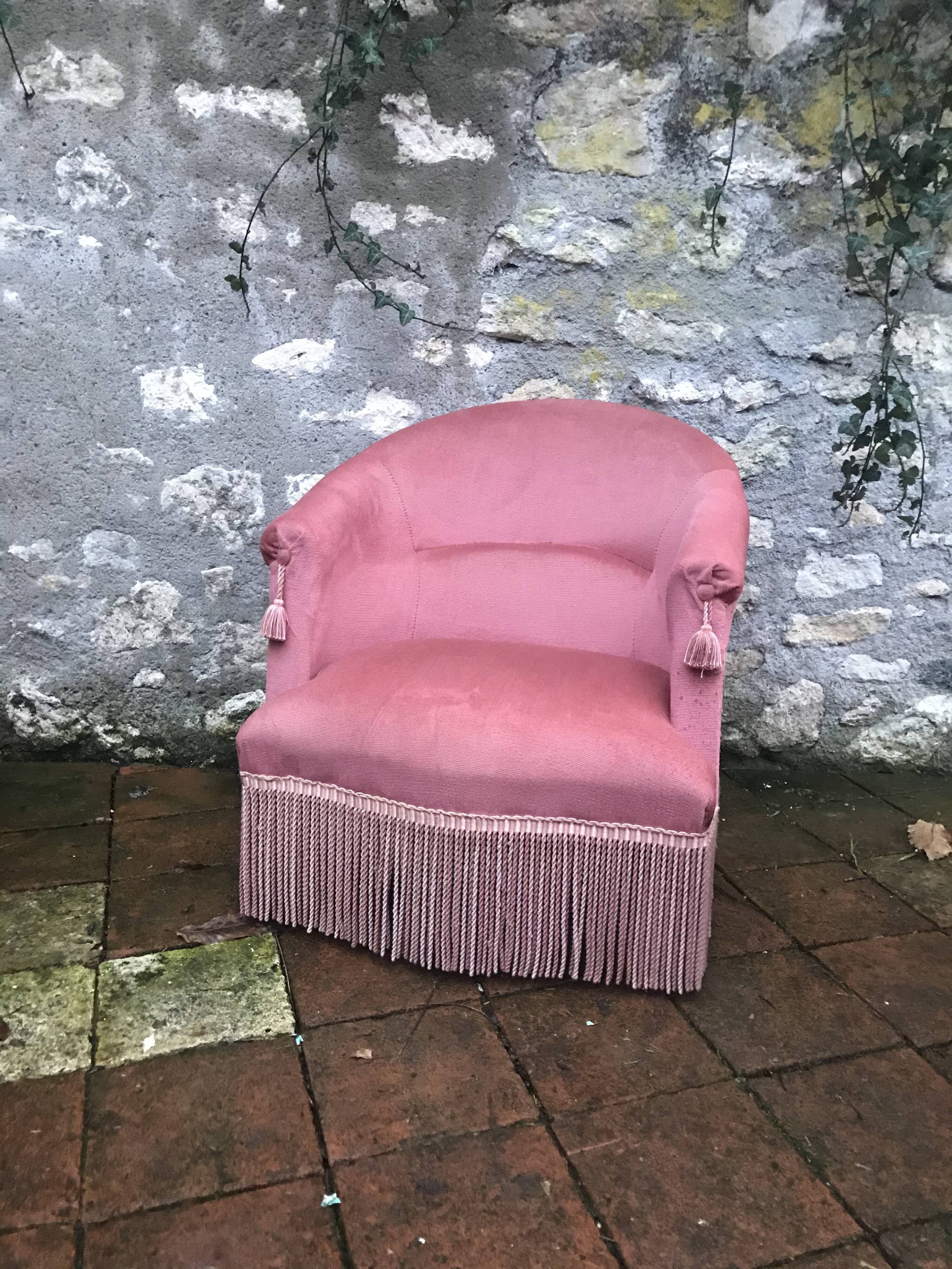 Toad armchair