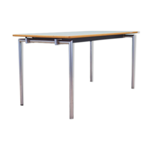 Table laminée, fabriquée