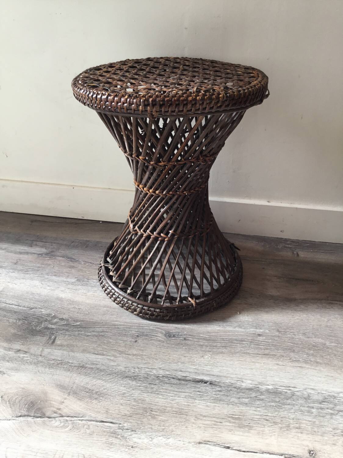 Tabouret tam tam rotin