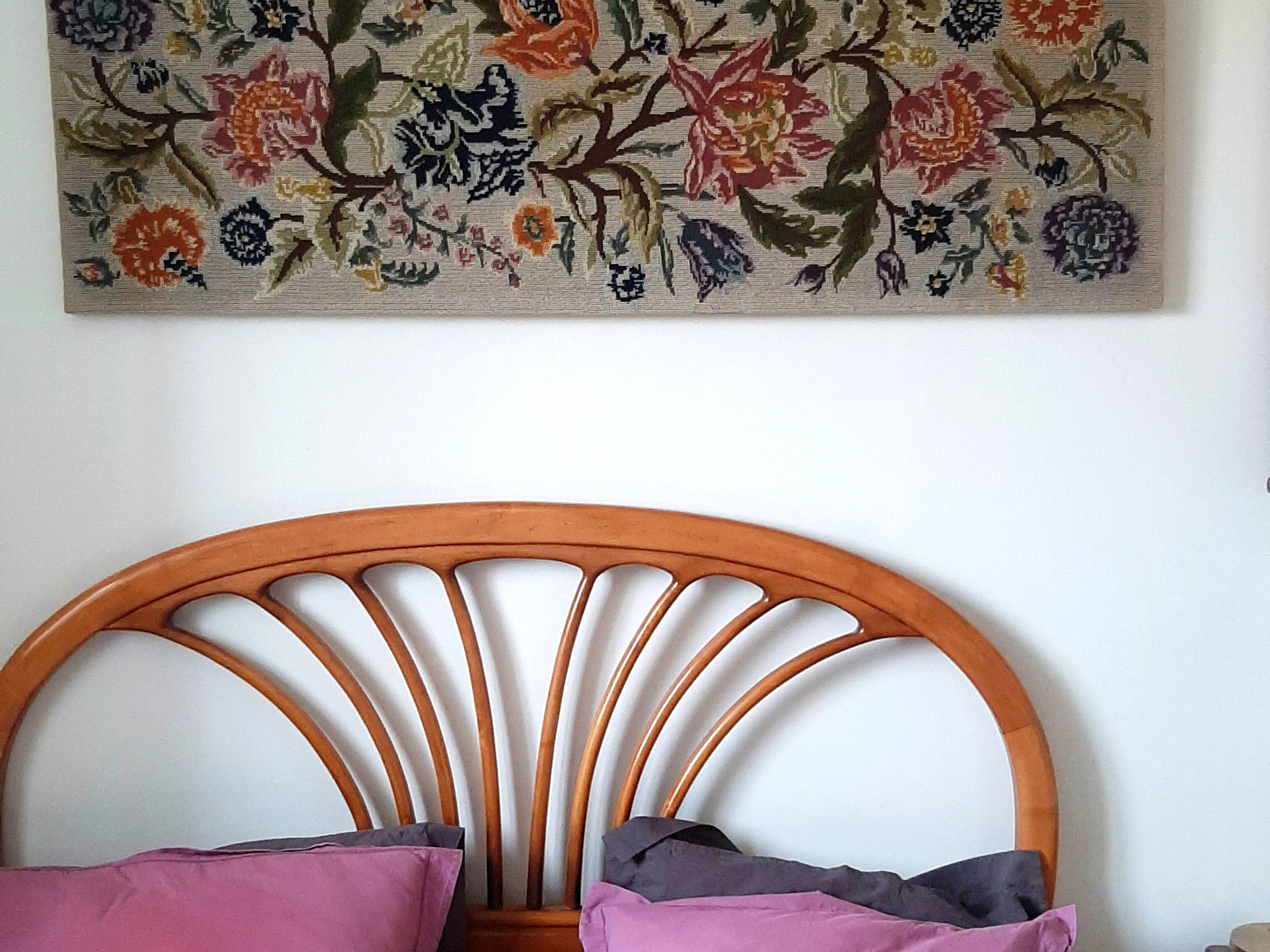 1970s wall tapestry with large multicoloured flowers
