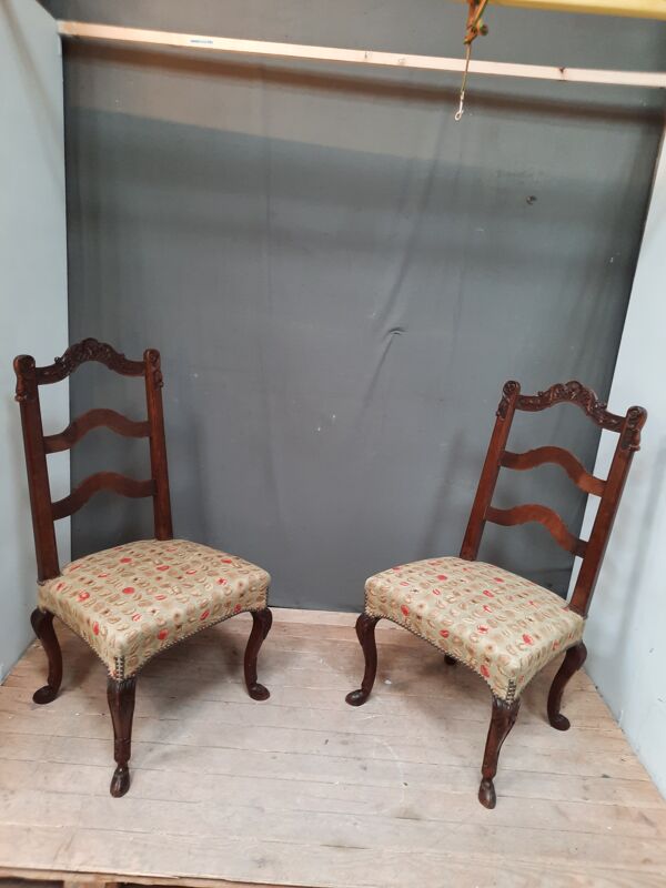 Paire de chaises anciennes pieds sabot