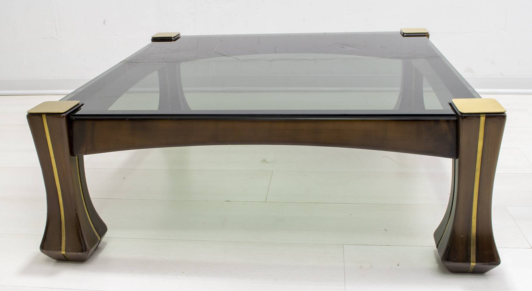 Luciano Frigerio Midcentury Italian Wood and Brass Coffee Table "Ussaro",70