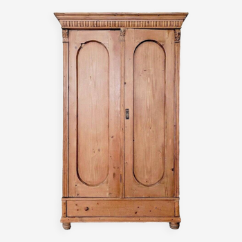 Armoire en pin aérogommée, époque Biedermeier XIXème