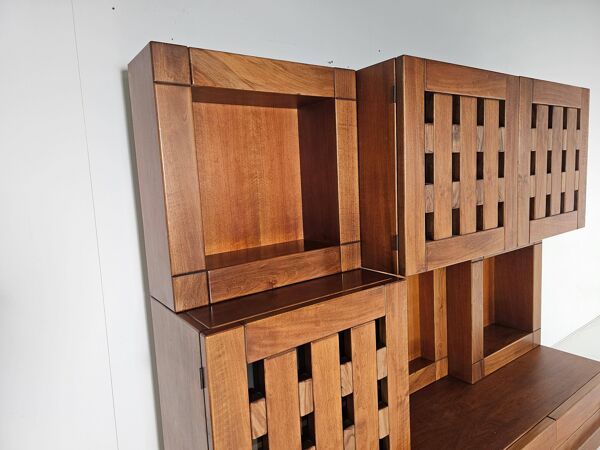 Buffet Plato en bois de noyer massif par Ferdinando Meccani, 1969