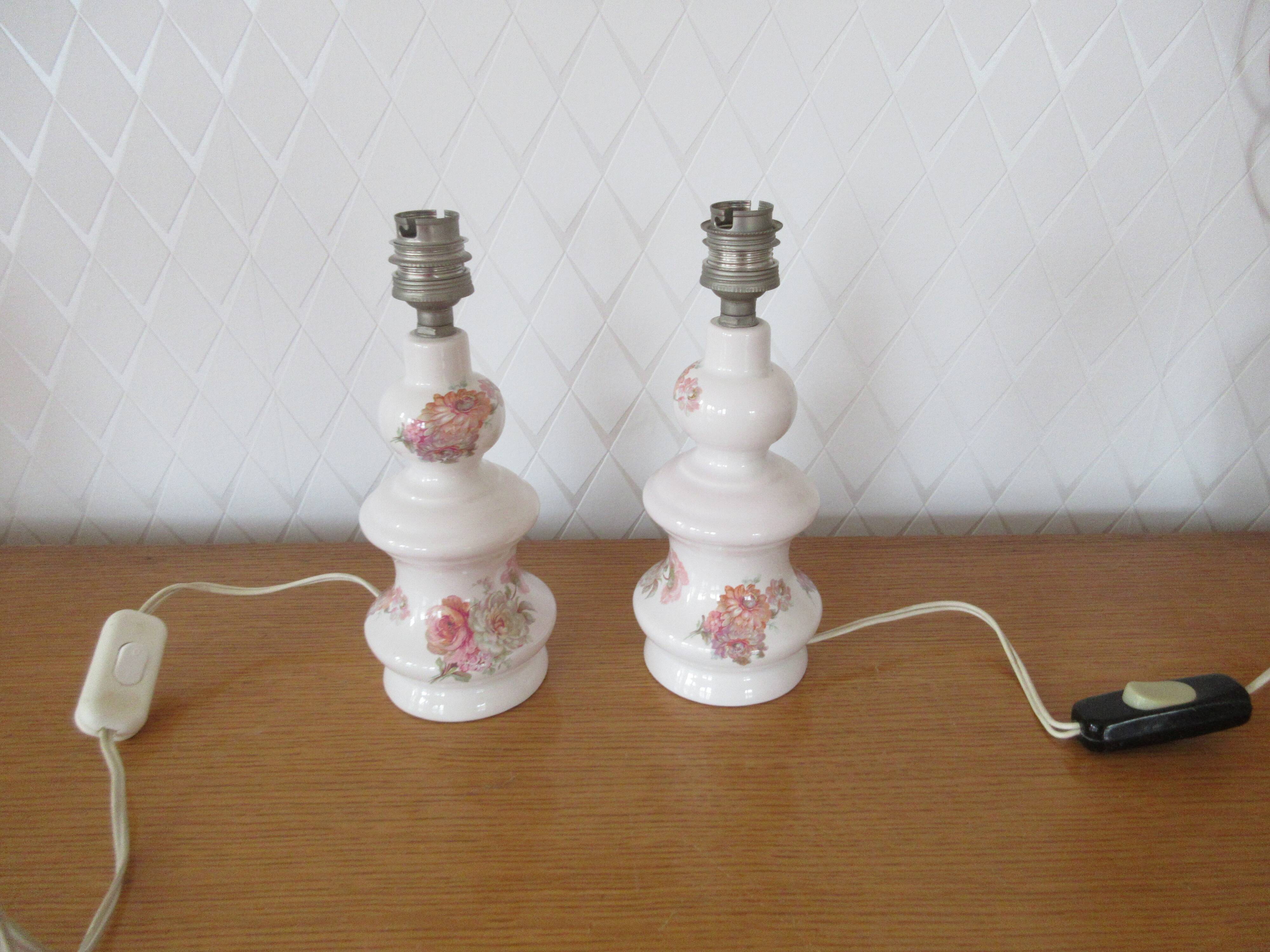 Pair of porcelain bedside feet floral pattern
