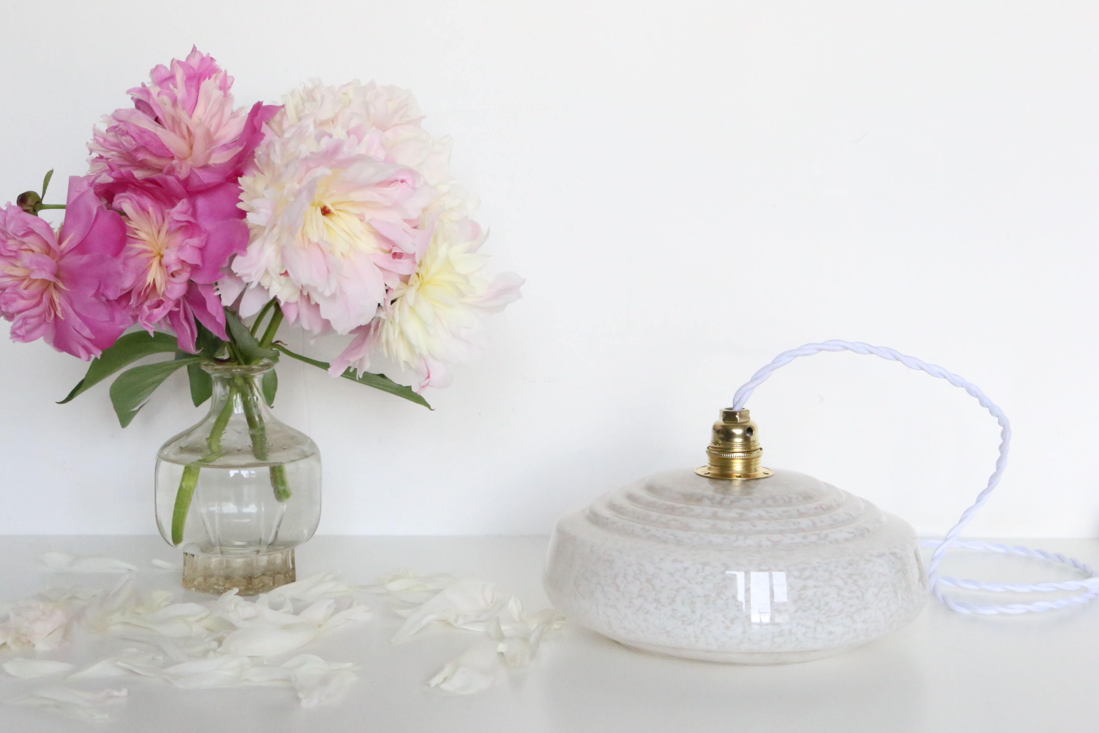 White Clichy glass hanging