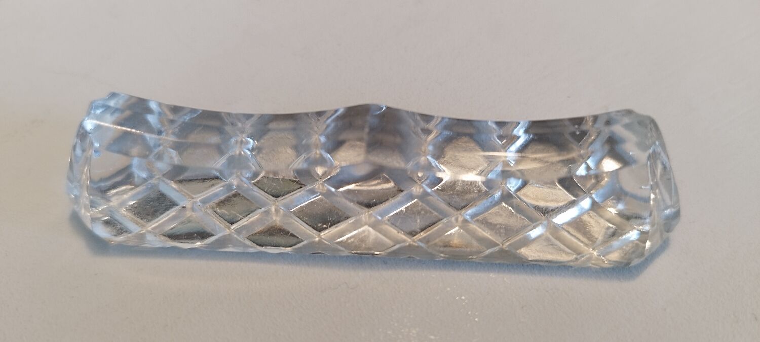 Crystal knife holder