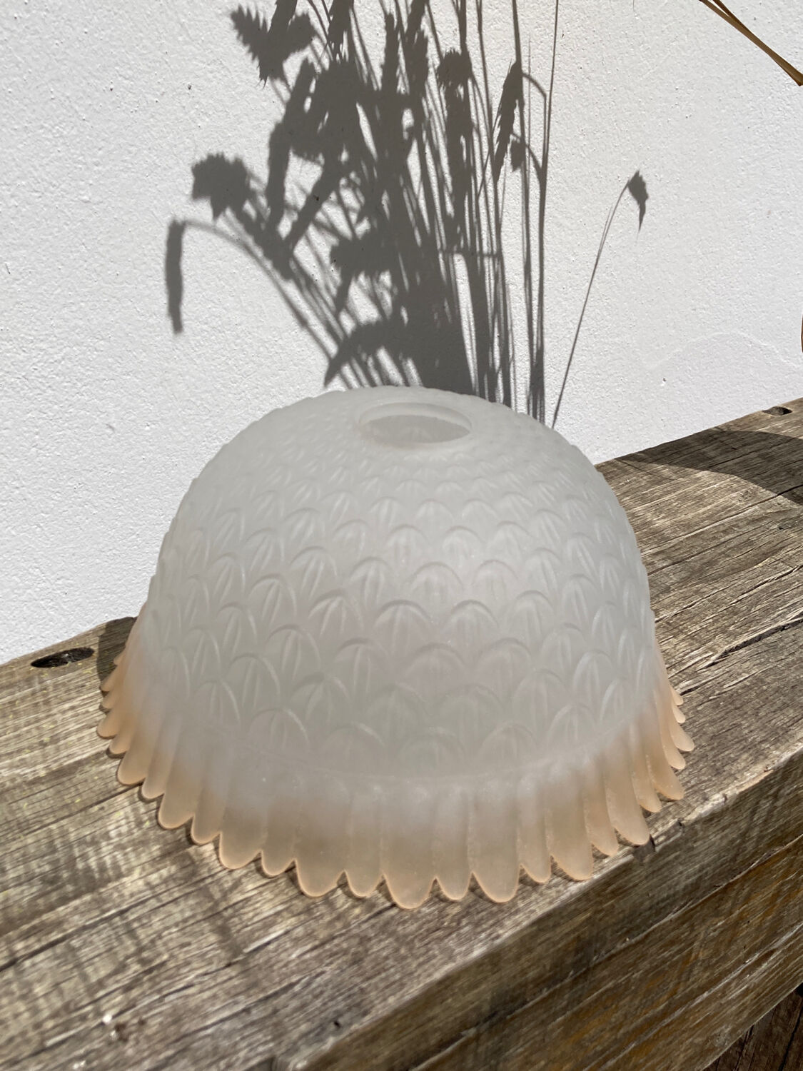 Antique white frosted glass or pendant lamp