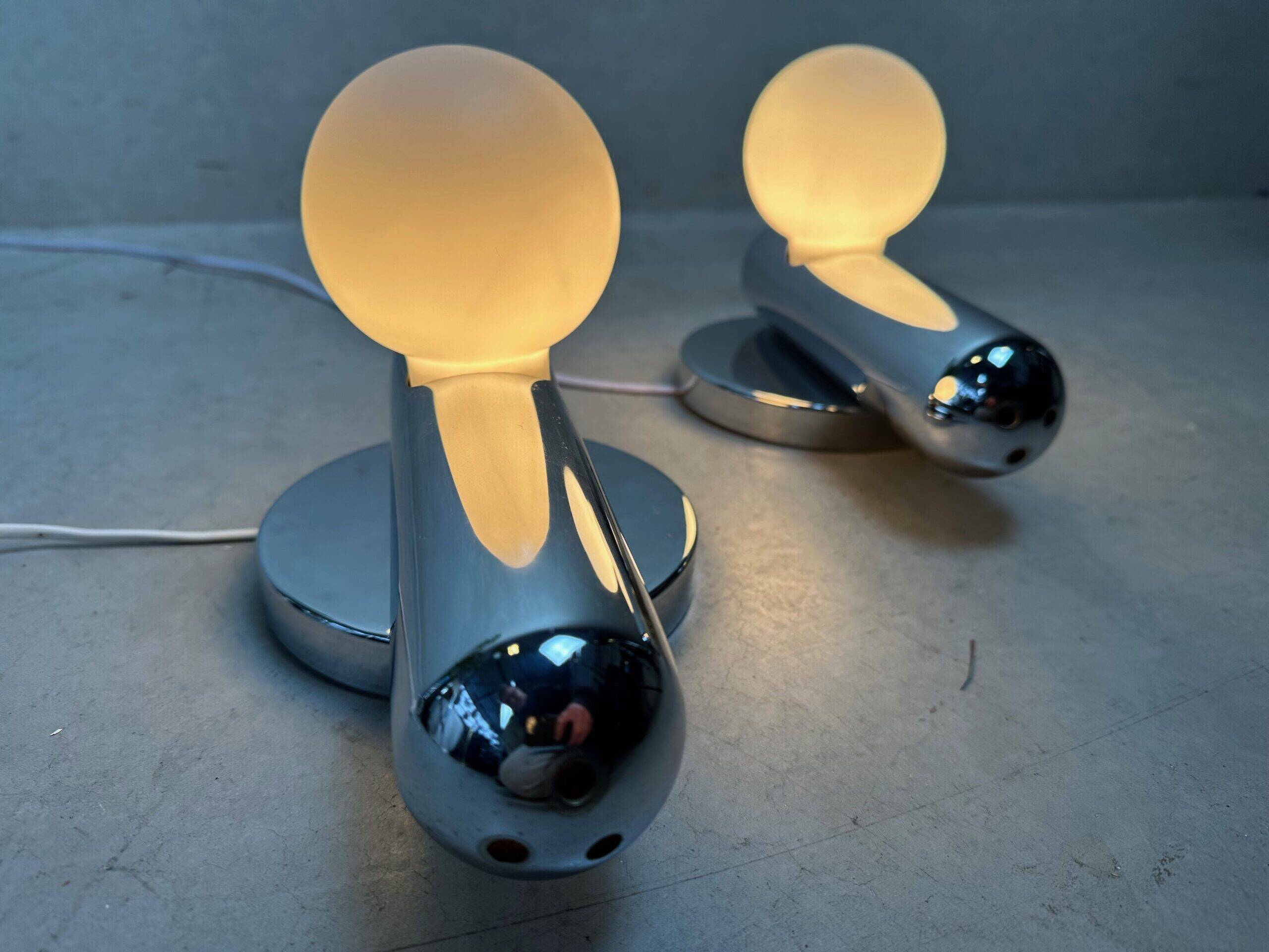 2x vintage design wall lamps – chrome and opaline