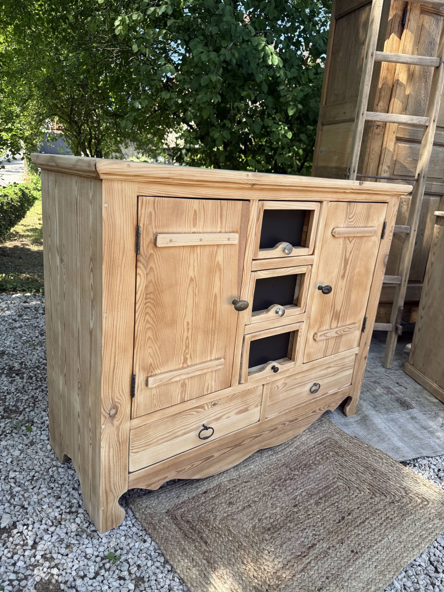 Meuble de rangement / Buffet pin massif