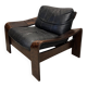 Paire de fauteuils scandinaves en cuir et palissandre
