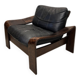 Pair of Scandinavian armchairs in leather and rosewood.