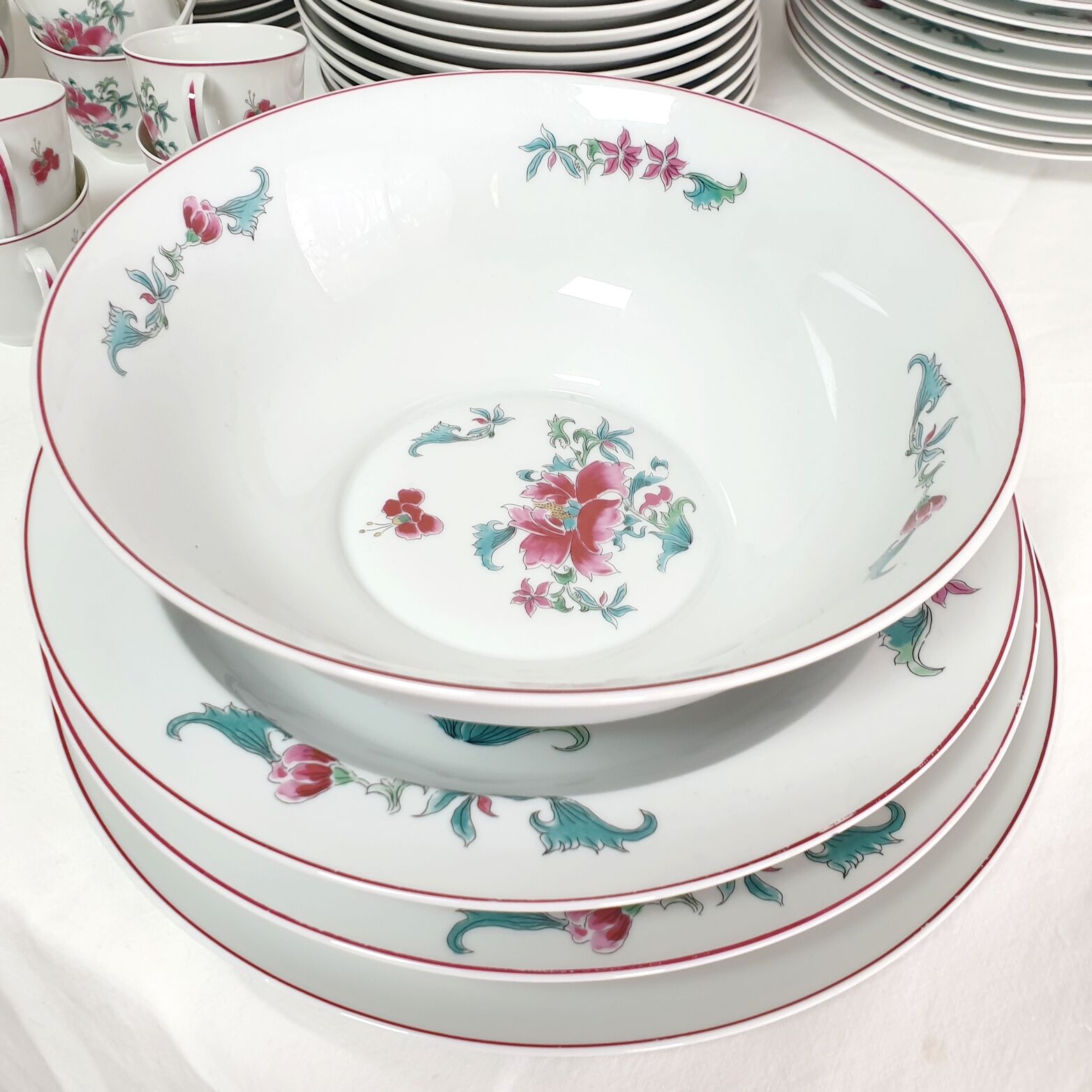 Limoges Bernardaud "Lhasa" porcelain table service 82 pieces
