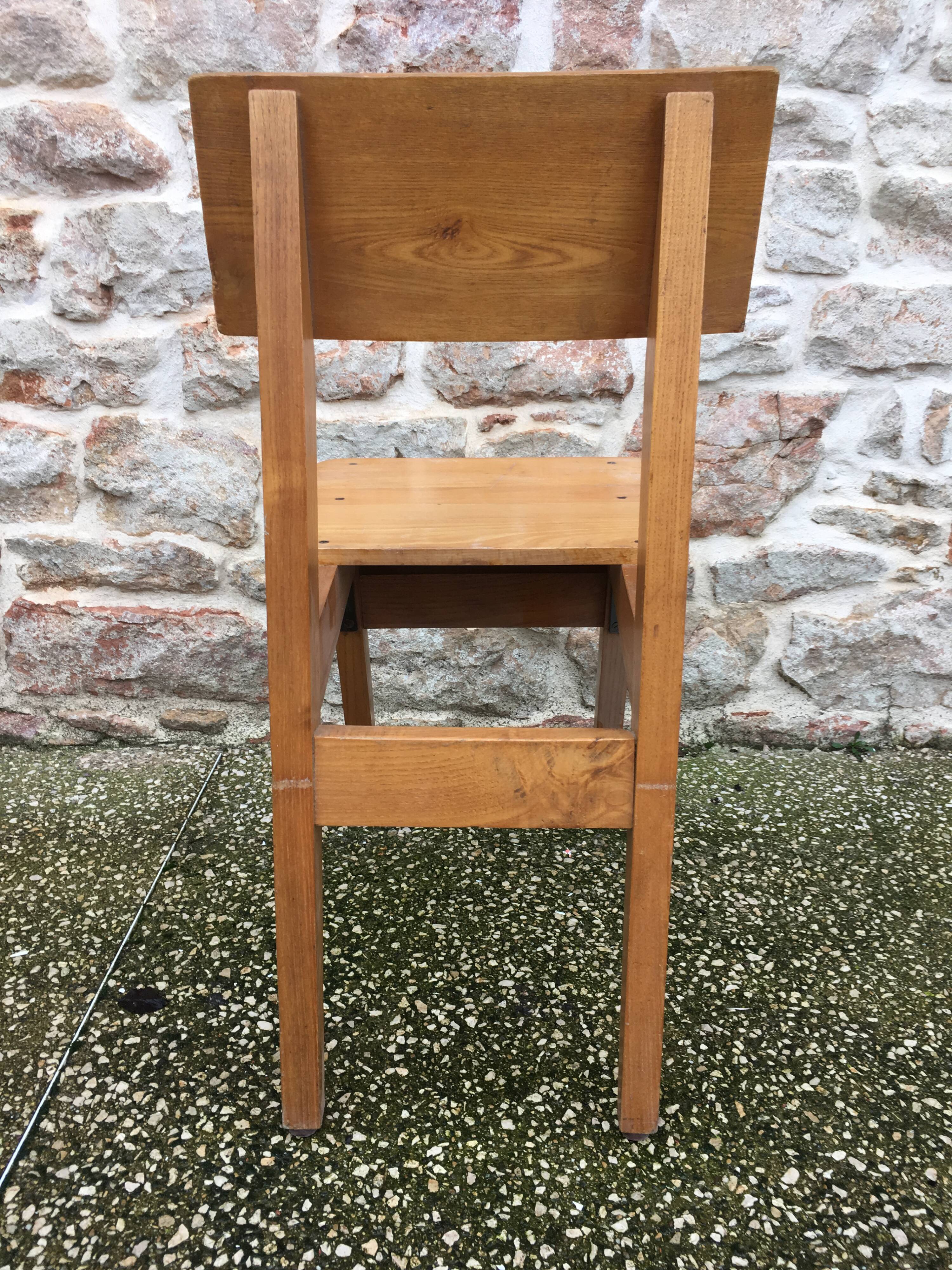 Atypical set of 6 chairs