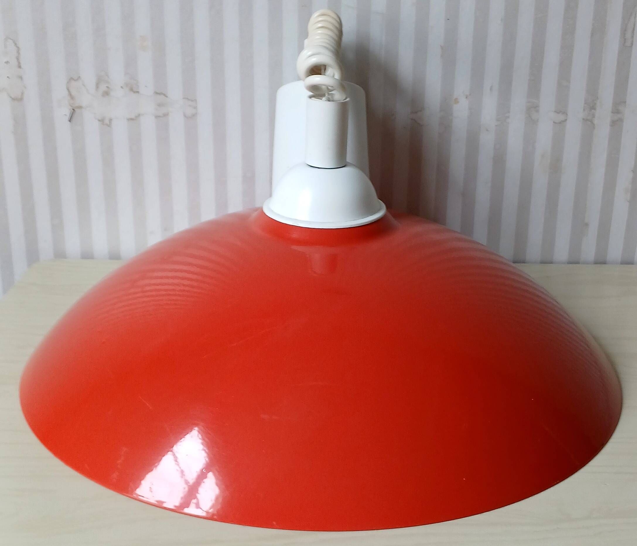 Italian pendant lamp rises & falls in red & orange lacquered metal, circa 1970