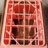 Locker 12 bottles Evian pink plastic