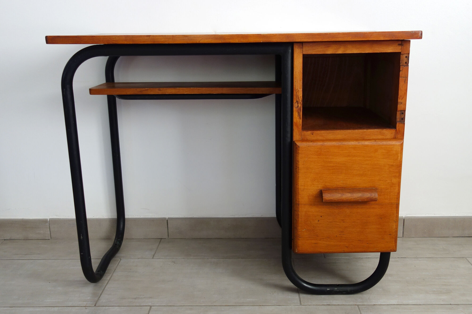 Vintage boarding office