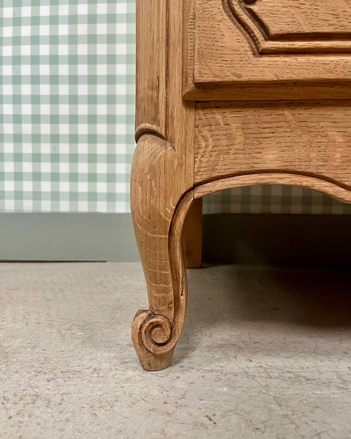Renovated shabby chic chest of drawers