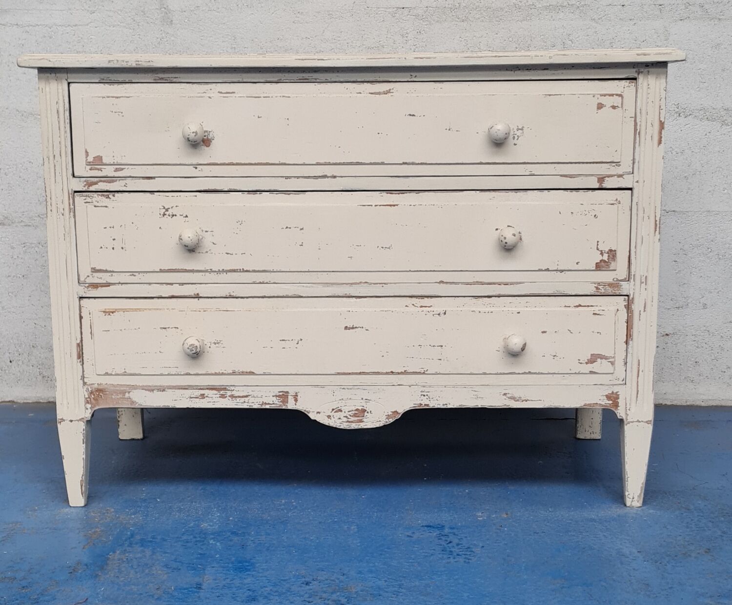 Vintage patina chest of drawers