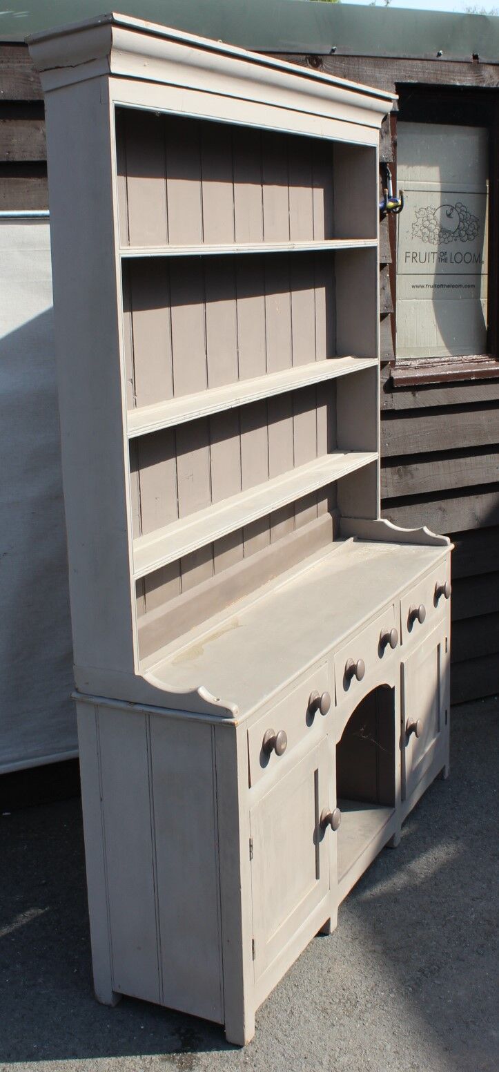 Painted bookcase from Caernvon