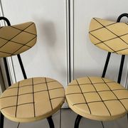 Paire de chaises vintage rétro jaune moutarde et métal noir