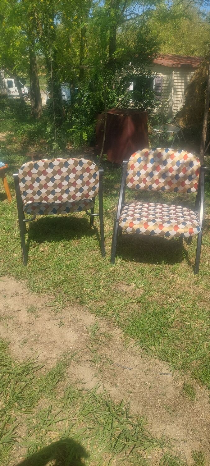 2 chairs from the 1980s
