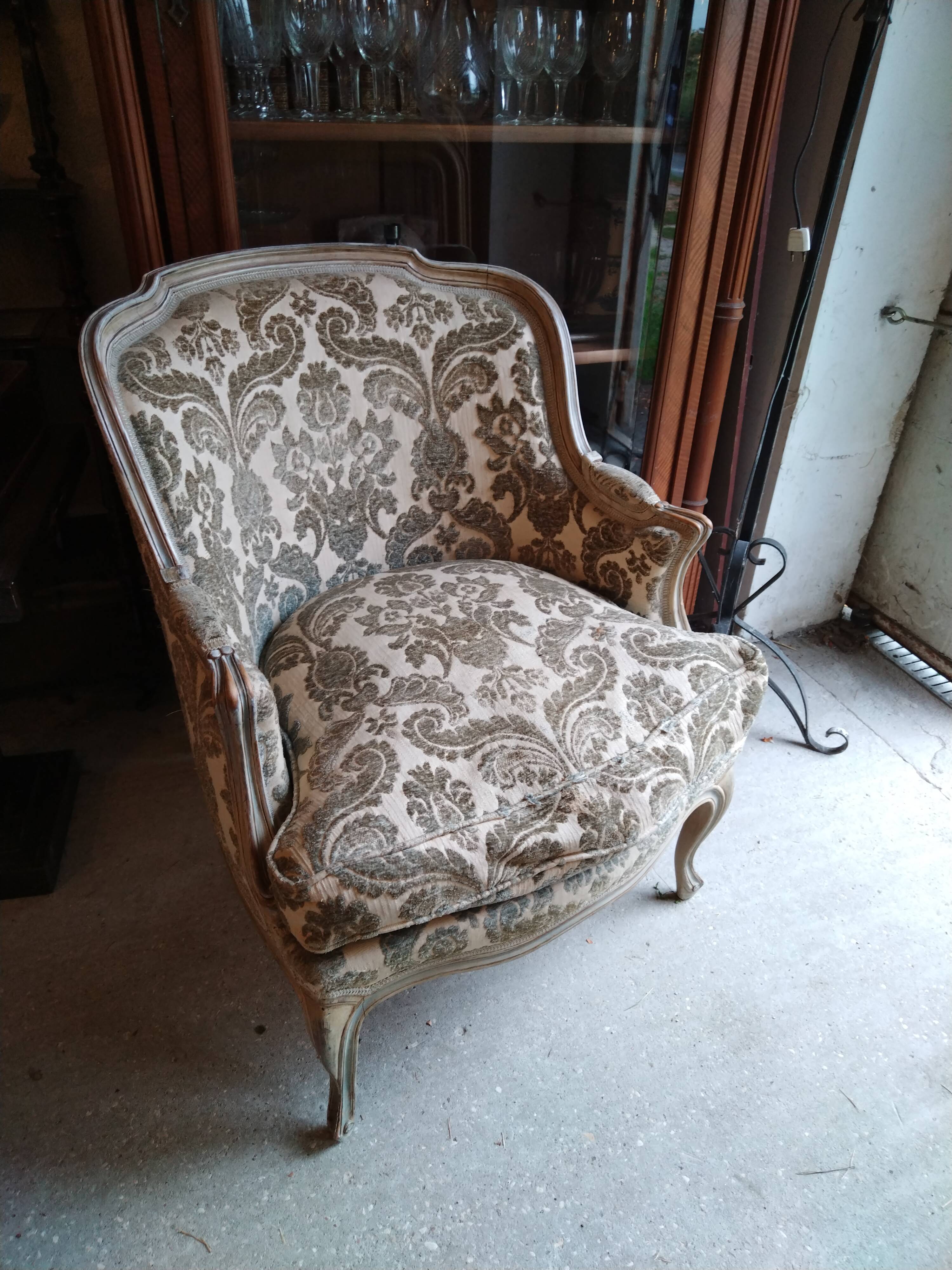 Curved shepherdess Louis XV