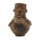Récipient de poterie de Mangbetu avec ancêtre hermaphrodite