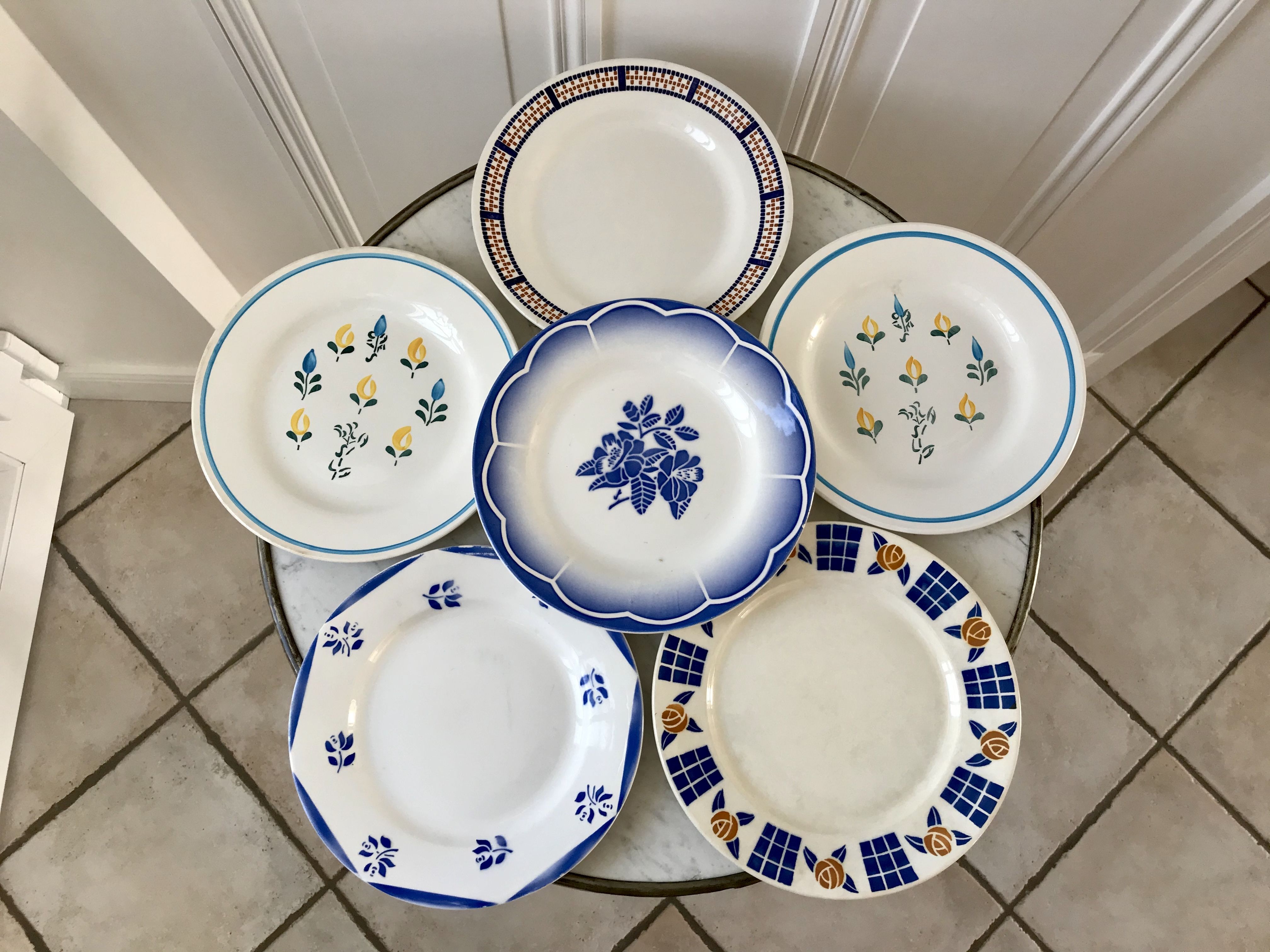 Set of 6 flat plates mismatched Digoin Sarreguemines