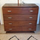 Walnut chest of drawers