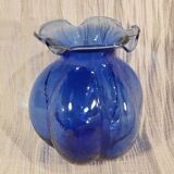 Vase boule en verre soufflé bleu